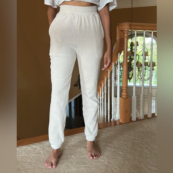 H&M corduroy ribbed joggers - Picture 1 of 2